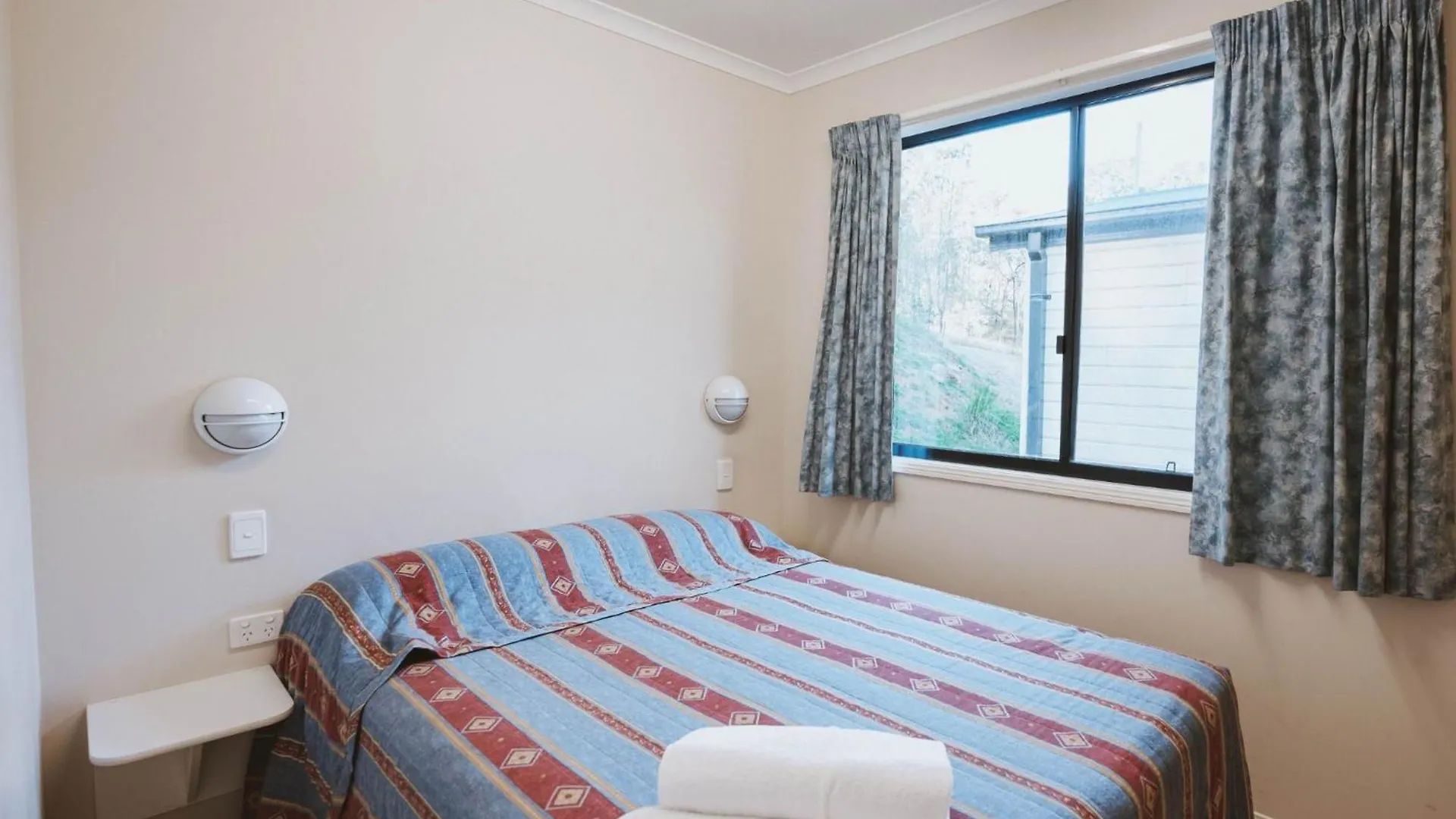 **  Big4 Breeze Holiday Parks - Cania Gorge Australia
