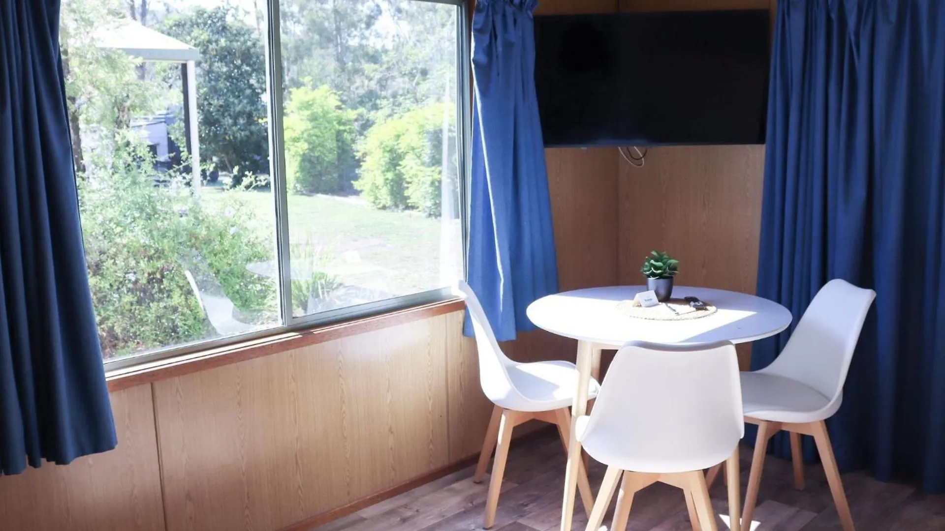 Big4 Breeze Holiday Parks - Cania Gorge 2*,